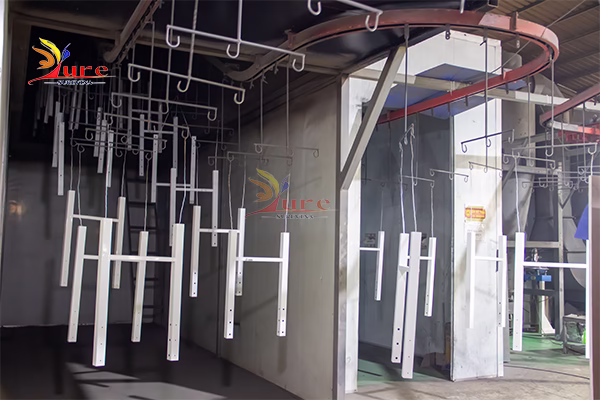 Ứng dụng của màu trắng sữa trong thiết kế nội thất hiện đại