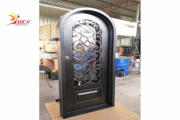 cửa sắt sơn tĩnh điện ngoài trời 